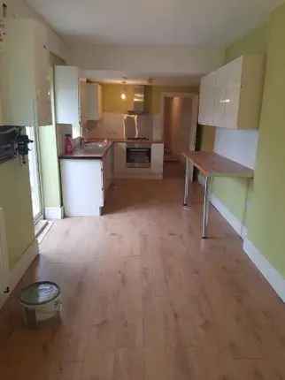 Six Bedroom Student House Near Gloucester Road Bristol