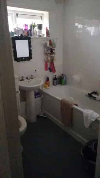 1 Bed Ground Floor Maisonette Near ASDA Lidl Great Transport