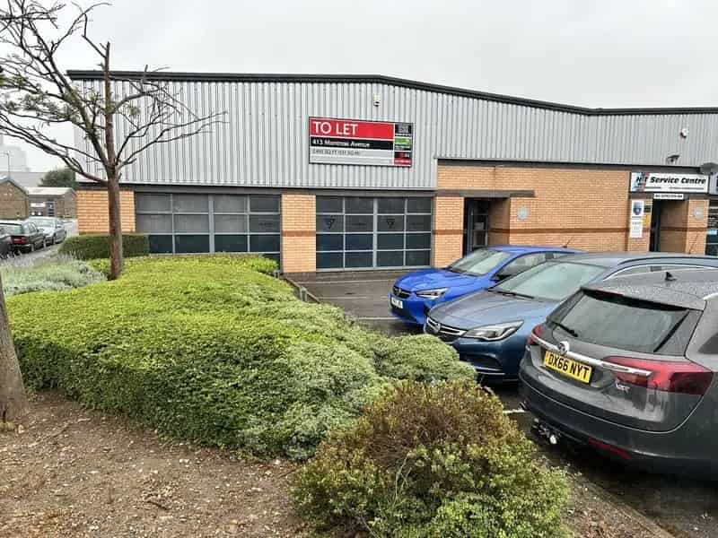 Refurbished Warehouse Unit Slough Trading Estate 4 Parking Spaces