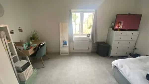 Modern Townhouse Near Parks Two Huge Double Bedrooms Solar Panels