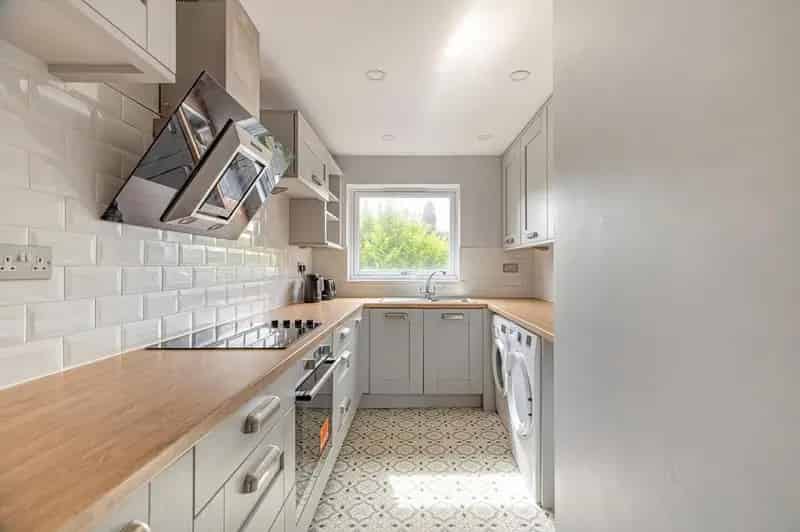 2 Bedroom Apartment for Sale in Glasgow's Waterfront Development