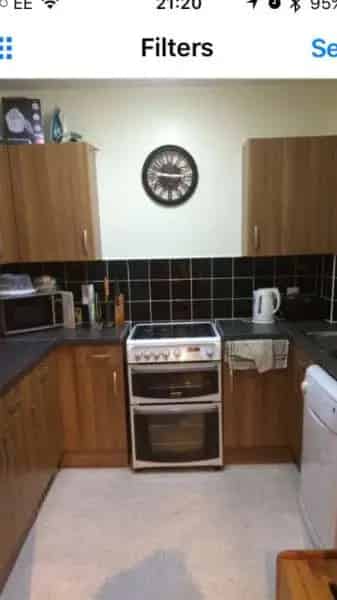 Large 2 Bed Ground Floor Flat - New Kitchen & Carpets