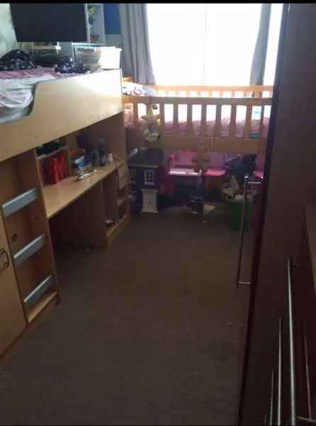 Flat For Rent in Borough of Spelthorne, England