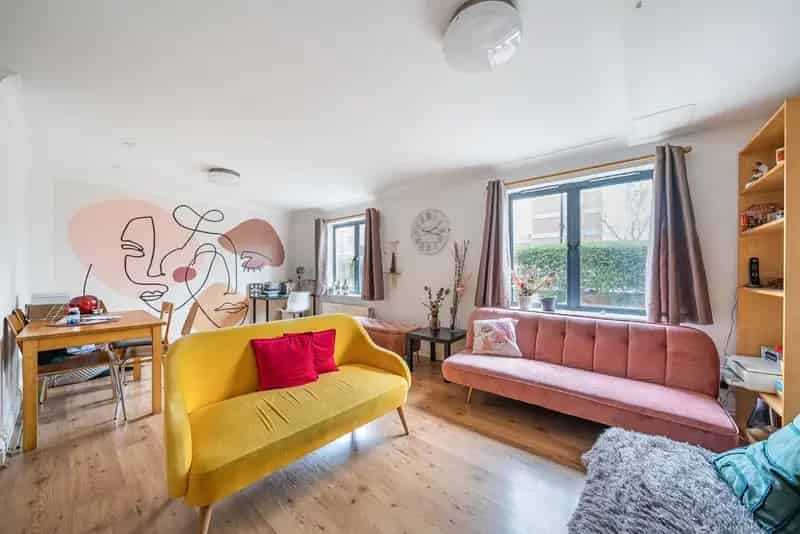 2 Double Bedroom Apartment in Holloway, 750 sq ft