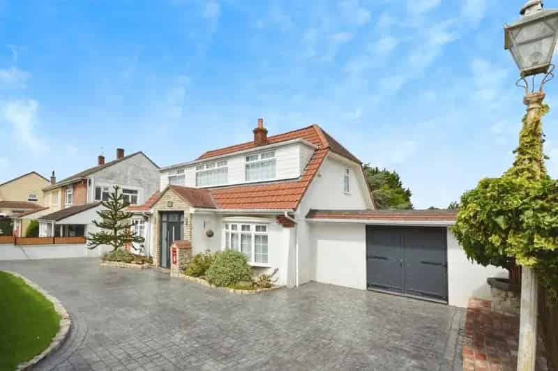 4 Bedroom Detached Dormer Bungalow for Sale