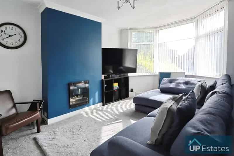 3 Bedroom Semi-Detached House to Rent