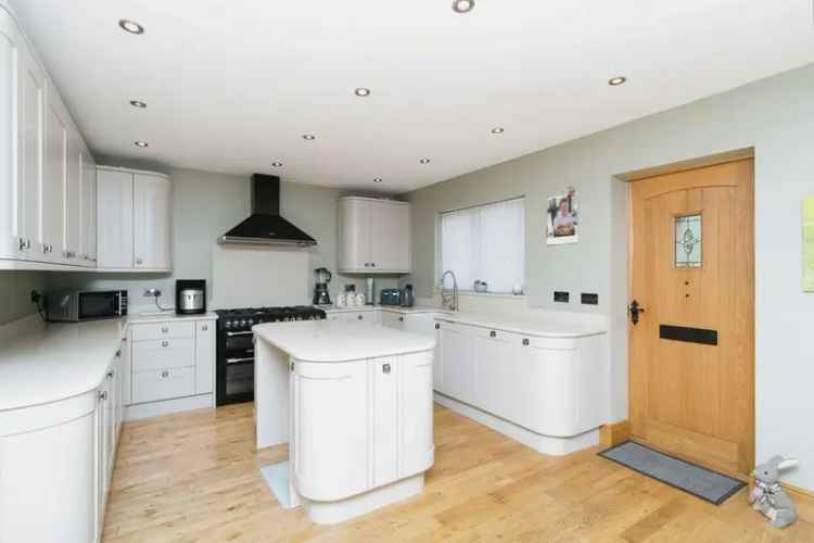 3 Bedroom Detached House for Sale Kinmel Bay
