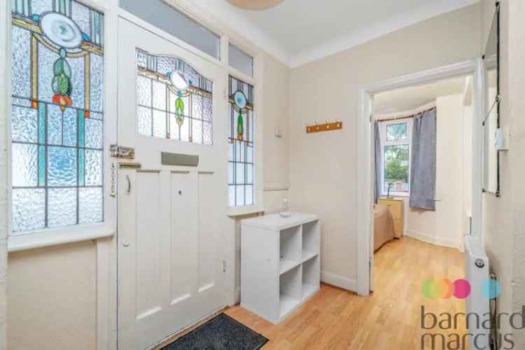 2 Bed House Hendon Family Home Off Street Parking Garage