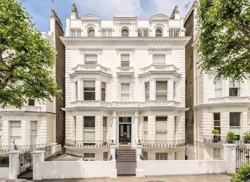 Exceptional One Bedroom Apartment in Holland Park