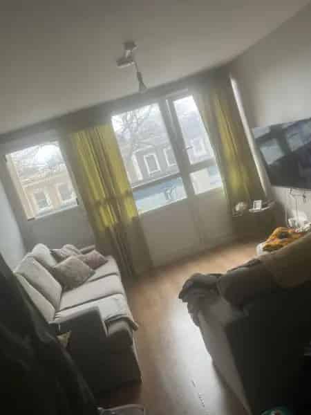 2 Double Bed Maisonette Near Lidl Tesco Parks Leisure Centre