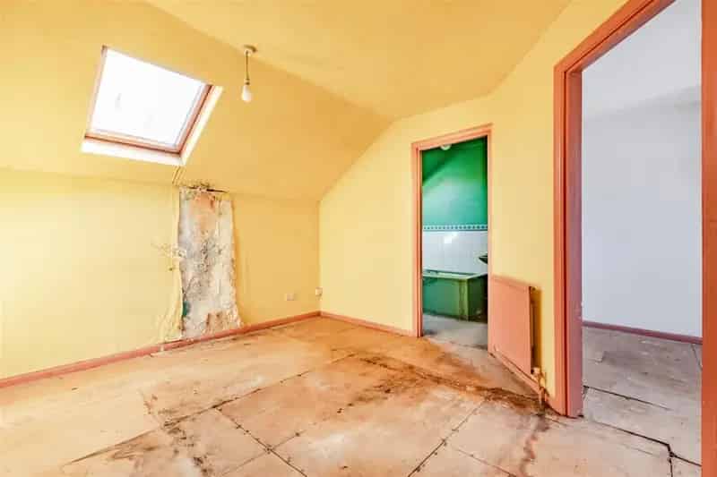 1 Bedroom Apartment for Sale Near Preston Park