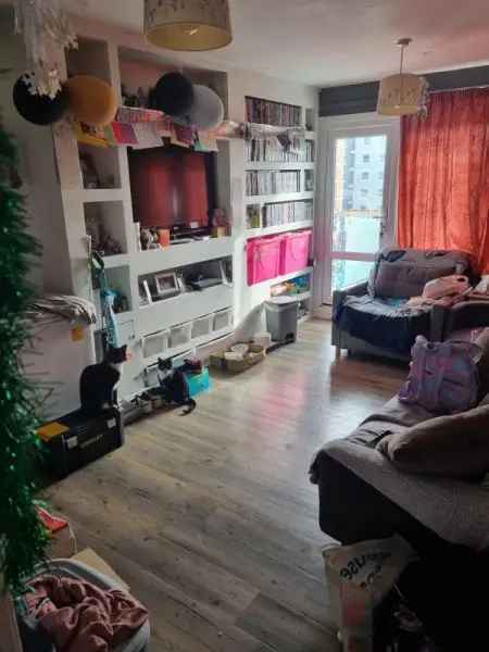 Flat For Rent in Bristol, England