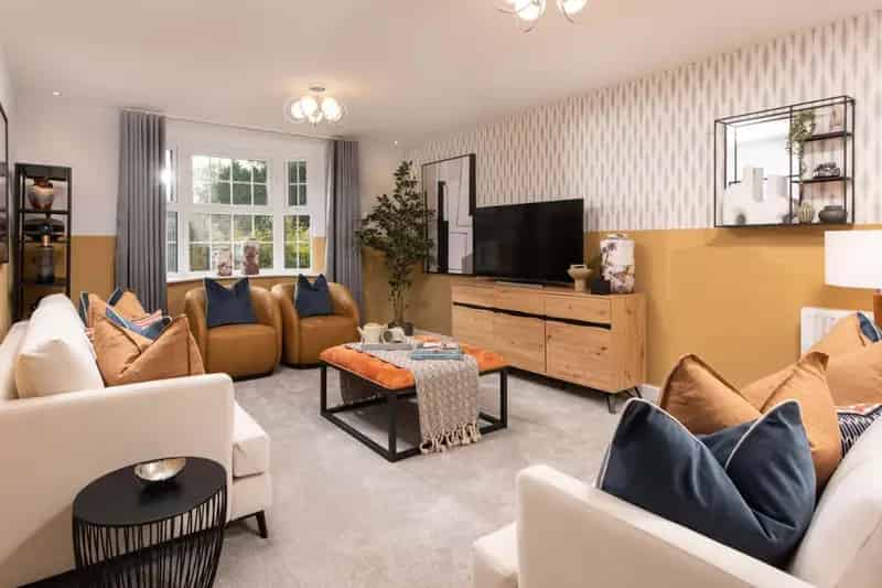 4 Bed House for Sale - Large Family Home with En Suite