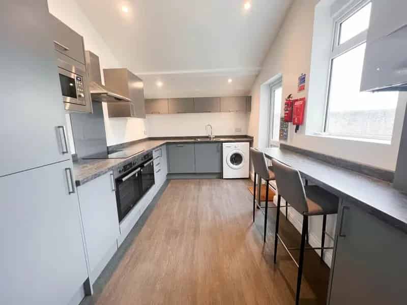 7 Bedroom Detached Student House Horfield