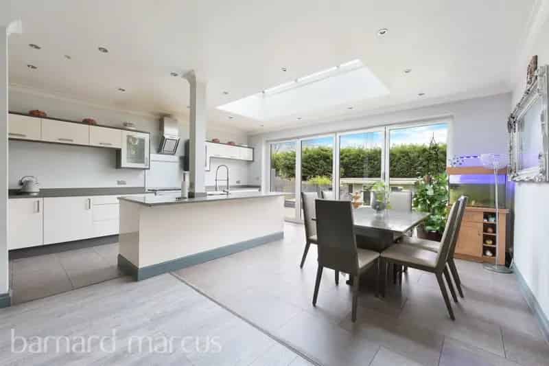Three Bedroom Chalet Semi Detached House West Ewell