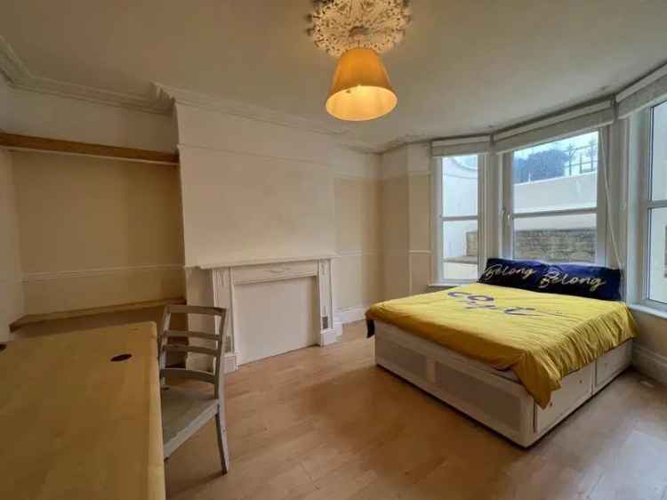 6 Bedroom Student House Near Beach Bills Included