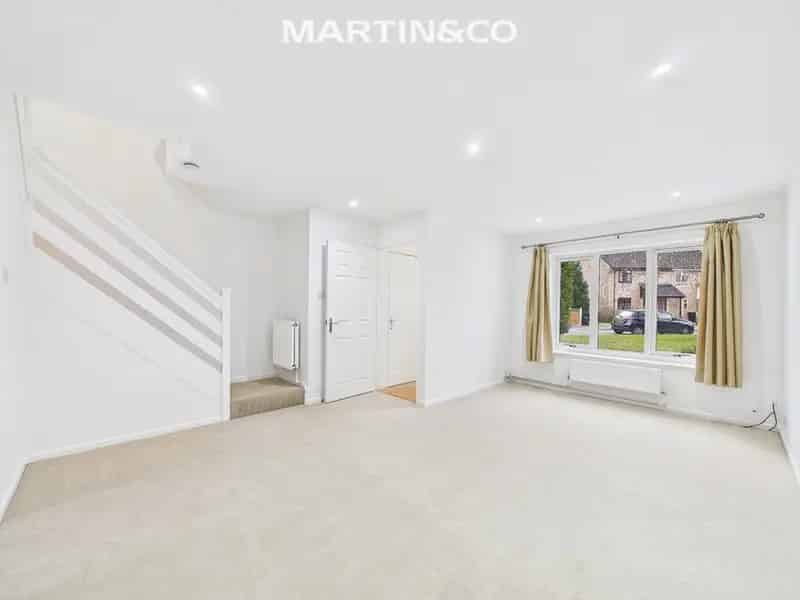3 Bedroom House For Sale Finchampstead