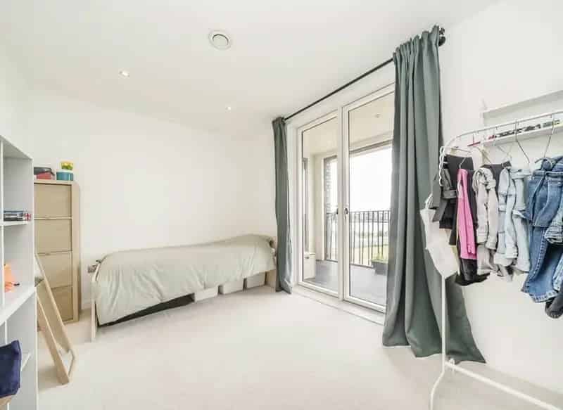 Flat For Sale , London, England