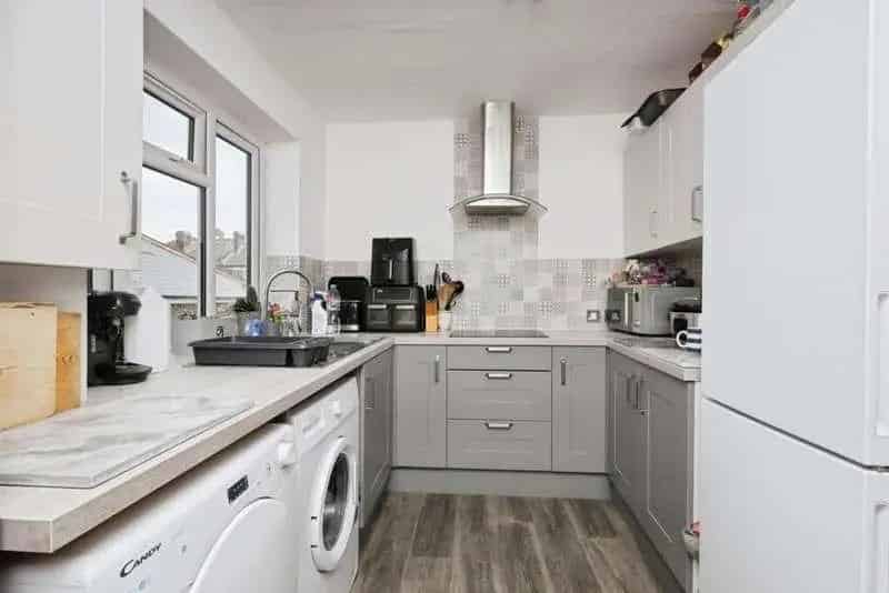 2 Bed Flat for Sale Eastbourne - Tenanted Investment Opportunity