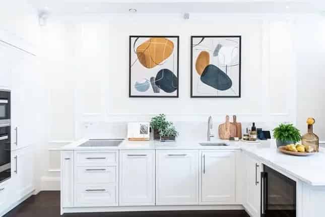 Kensington Church Street Flat 2 Bed 2 Bath High Ceilings