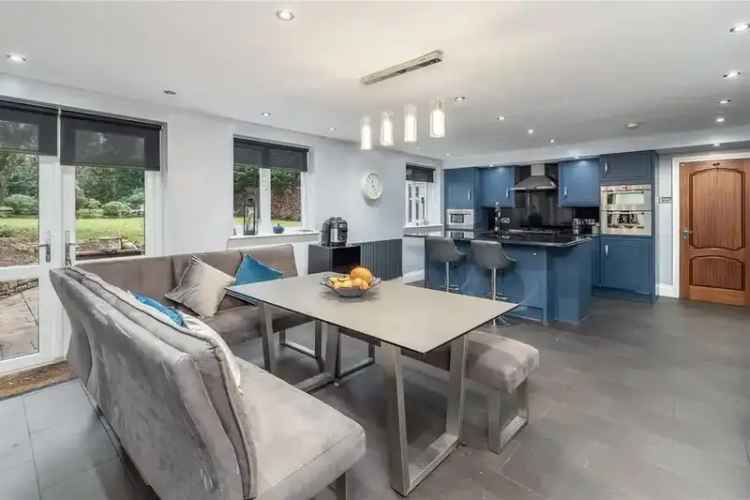 5 Bedroom Detached House for Sale in Hale Barns