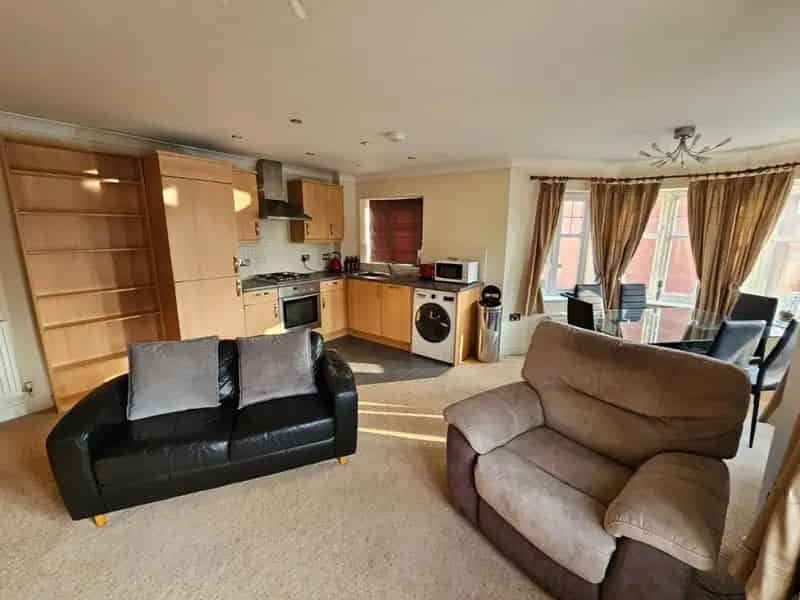 2 Bedroom Flat To Rent Available 11082025