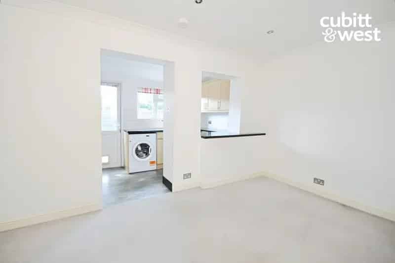 2 Bedroom Terraced House to Rent Near West Sutton Station