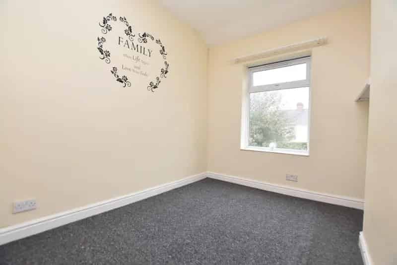 3 Bedroom House For Sale Near Town Centre