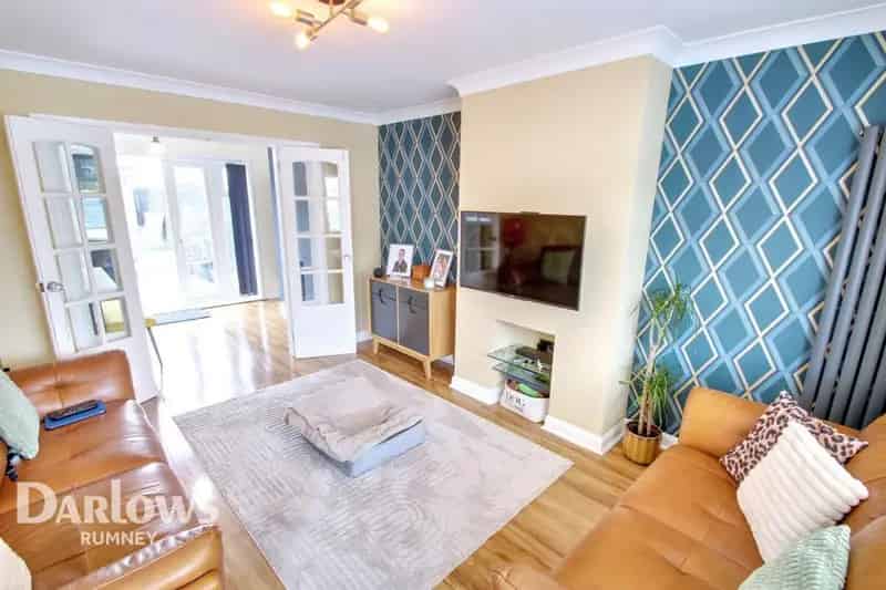 3 Bedroom End Terrace House for Sale