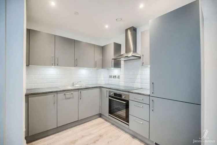 2 bed flat for sale