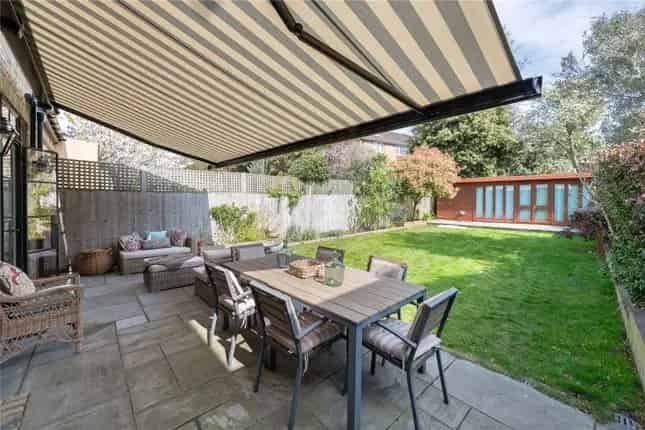 Edwardian Semi-Detached House for Sale in Abbeville Village