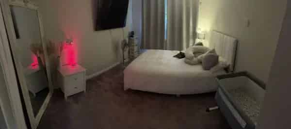1 Bedroom Ground Floor Flat Near Train Station and Park