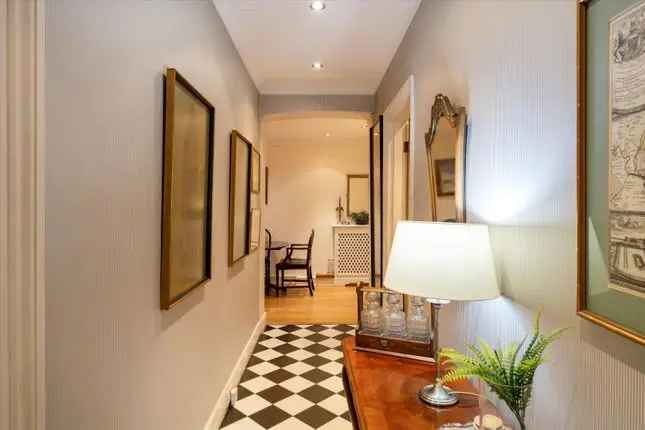 Flat for sale in Holland Park, London W11