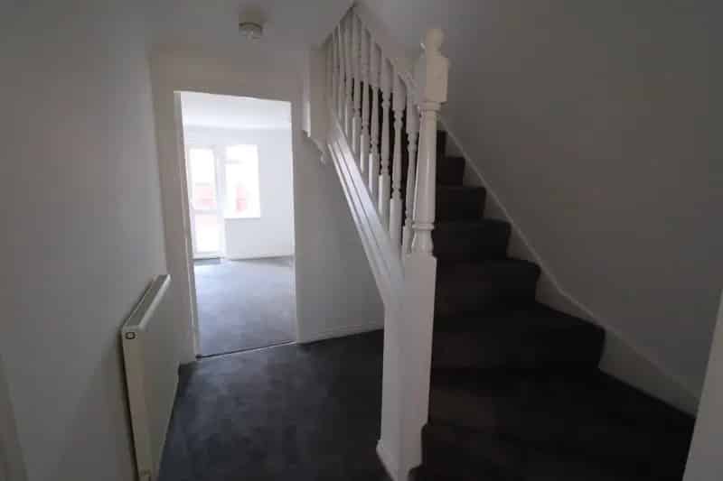 3 Bedroom Semi-Detached House to Rent