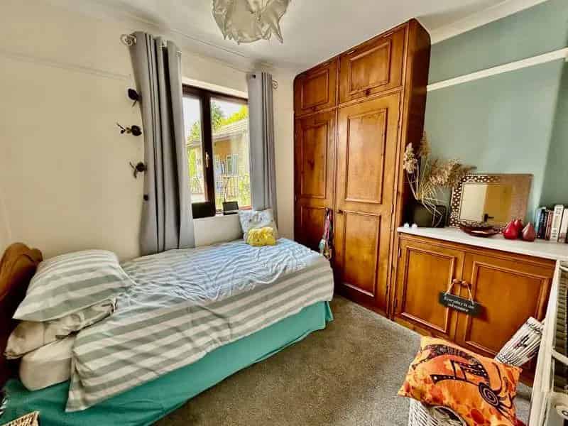3 Bed Property for Sale with Impressive Gardens and Superb Living Area