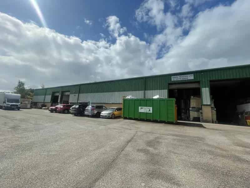 Industrial Warehouse Unit To Let - 6,053 sq ft