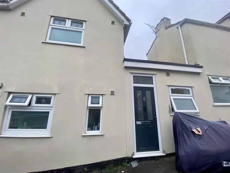 1 Bedroom Apartment Near Transport