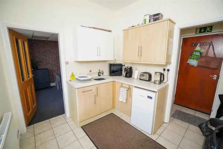 3 Bedroom Semi Detached House Shop Offices 3 Bed Flat Rental Income