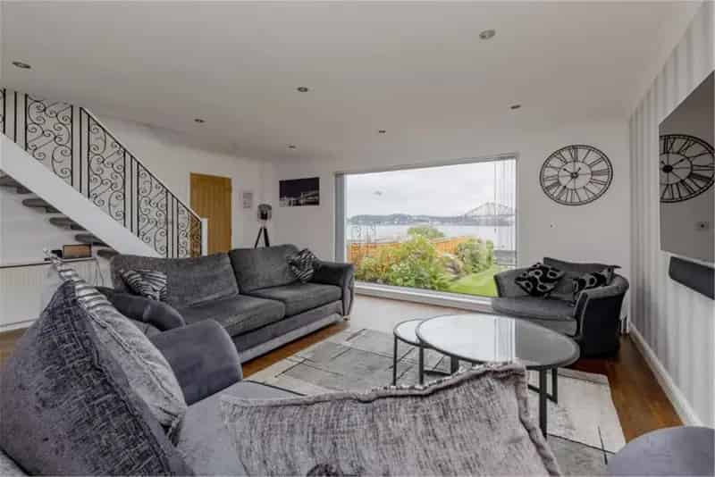 2 Bed Semi Detached House with Beach Access and Panoramic Views
