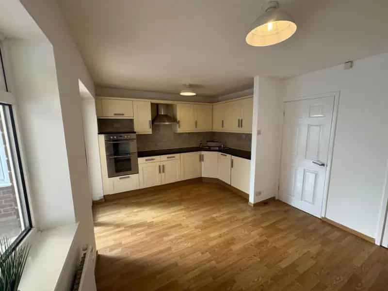 3 Bedroom House To Let Popular Location
