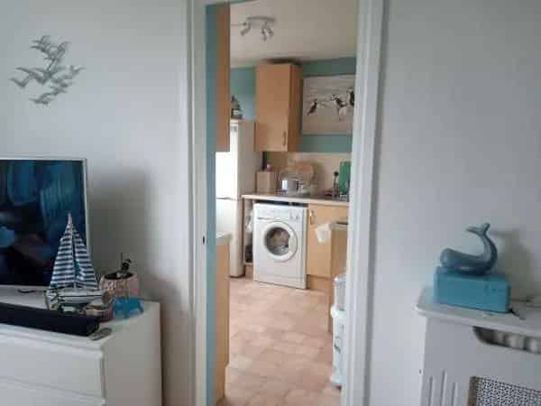 1 Bed Flat Near Mile End Station Docklands Views
