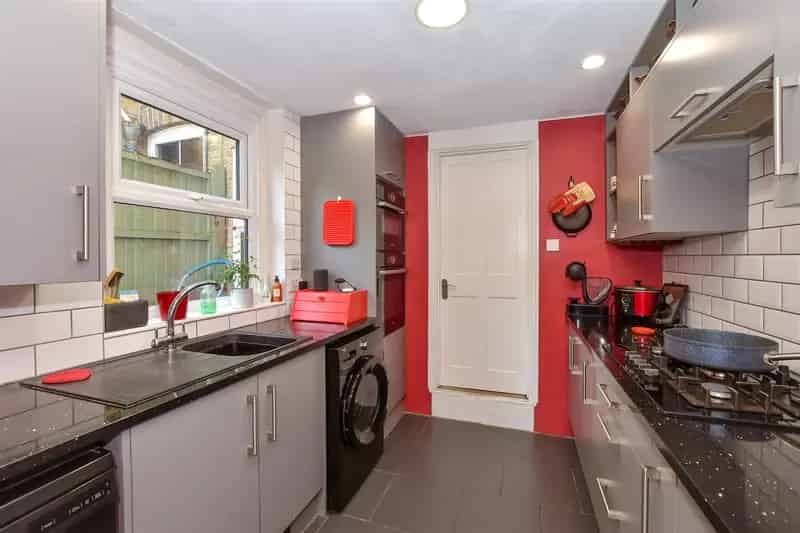 2 Bedroom Terraced House for Sale in Shepherdswell