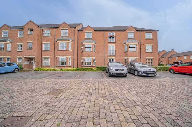 2 Bedroom Apartment for Sale in Solihull No Upward Chain