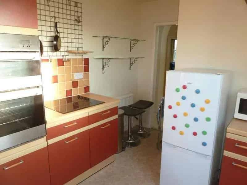 2 Bed Flat for Sale near Victoria Park