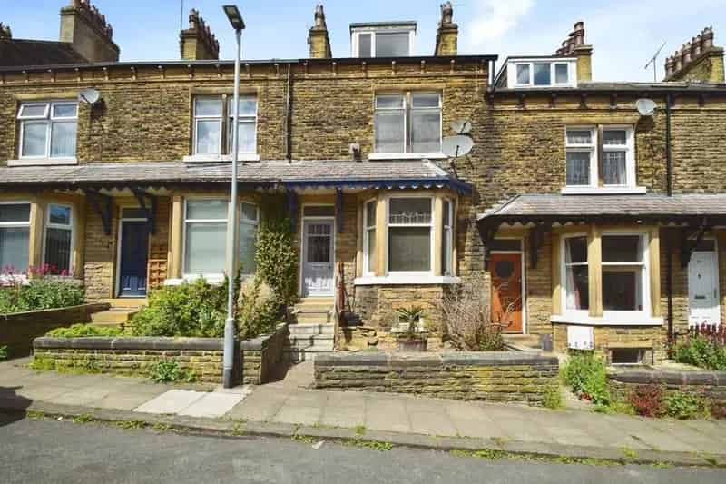 2 Bedroom Terraced House for Sale No Chain