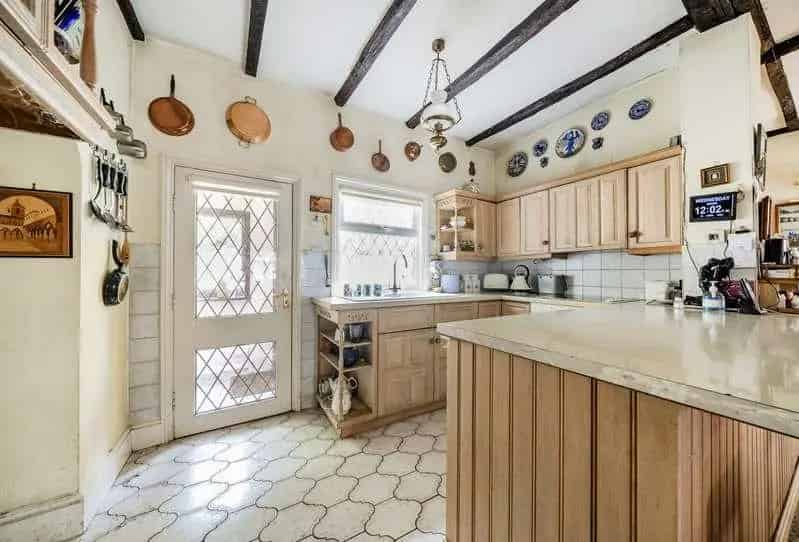 2 Bed House for Sale Modern Auction