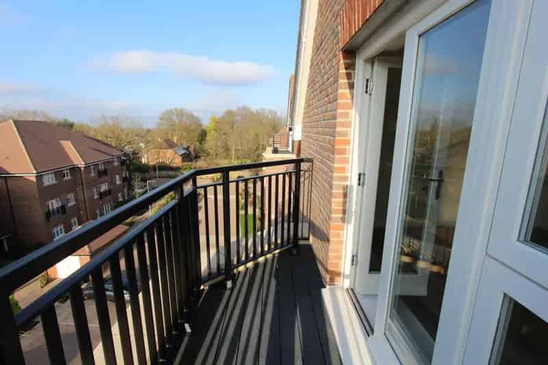 3 Bedroom Penthouse Apartment for Rent in Shenfield