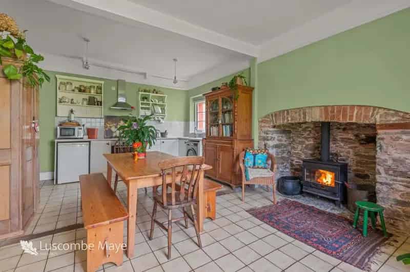 9 Bed Manor House Farmland South Devon