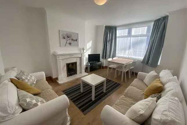 Fully Furnished House Near Southmead Hospital - Ideal for Professionals