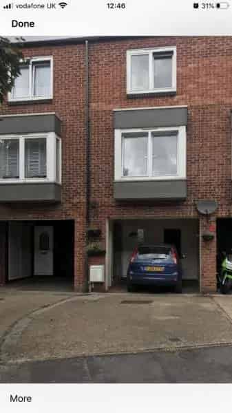 3 Double Bedroom Townhouse 2 Toilets Large Family Home